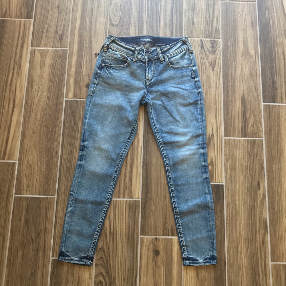 SOLD! Silver Brand Elyse Ankle Skinny